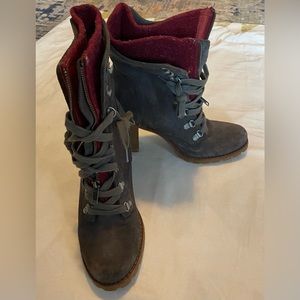 Women’s UGG Boots